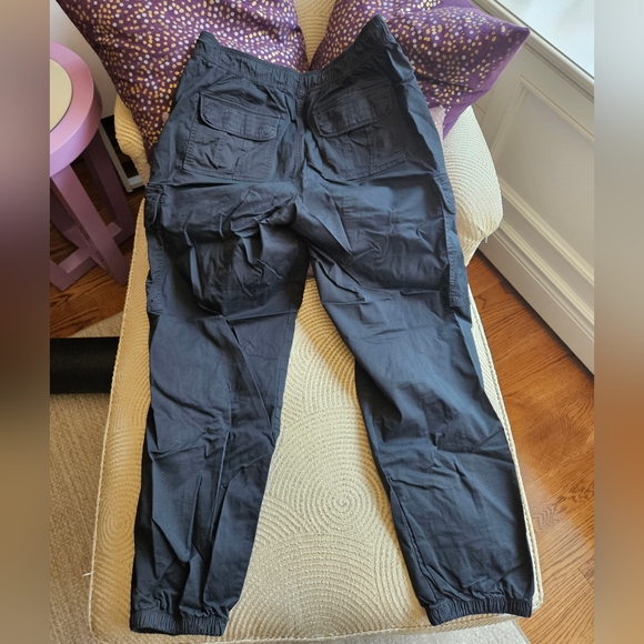 American Eagle Black Cargo Pants - Size 16 Long - Picture 8 of 10